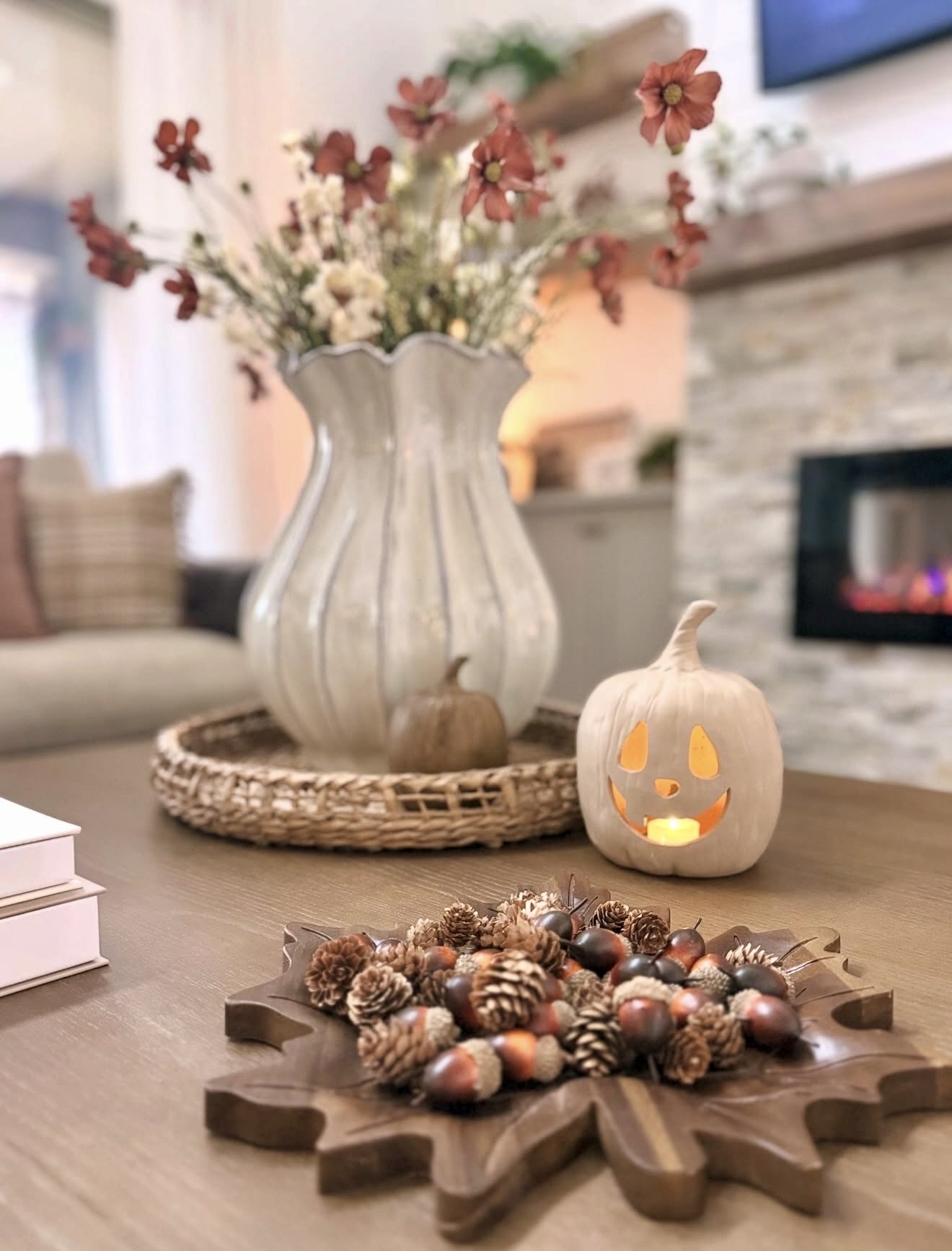 Cozy Autumn Table With Natural Accents