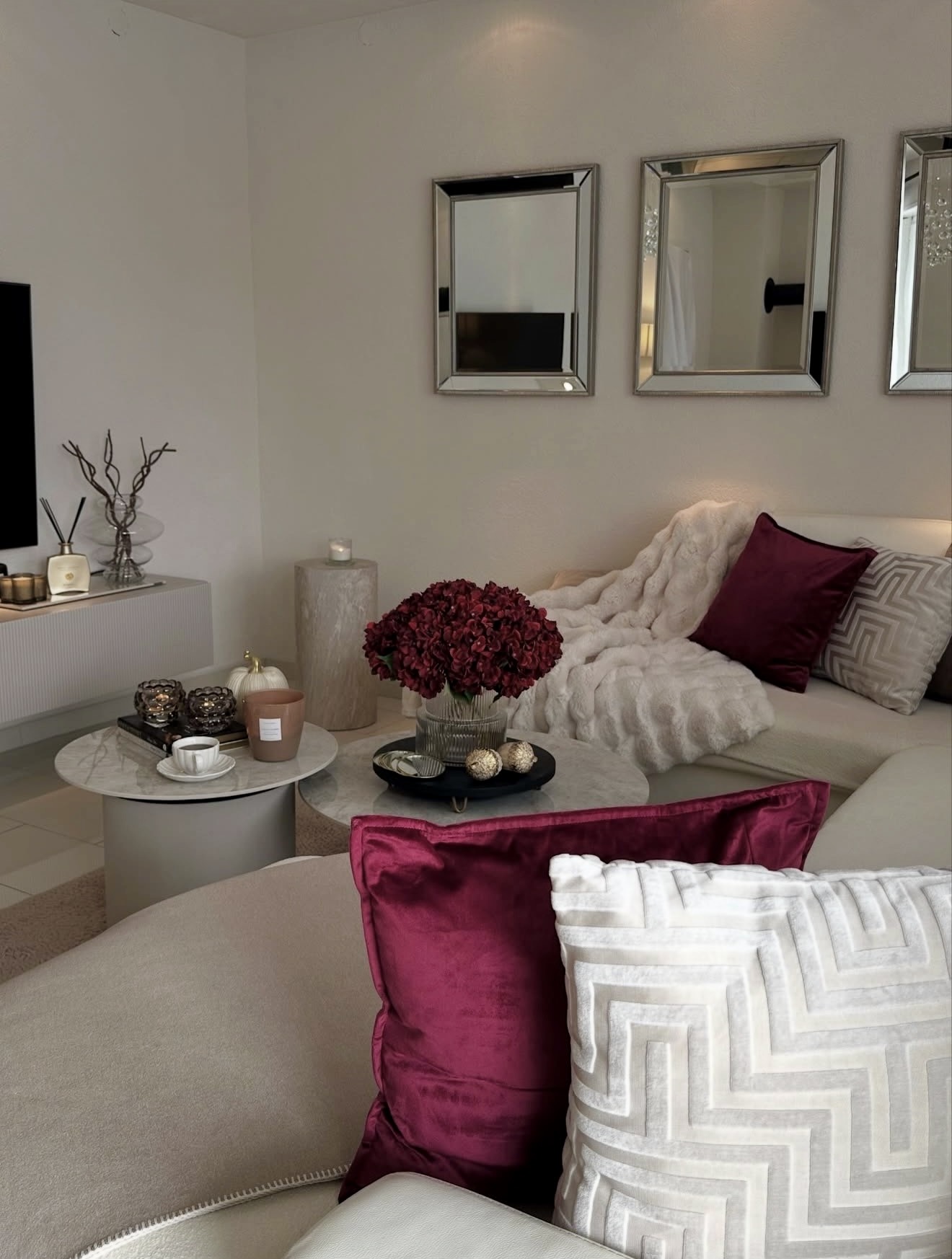 Elegant Fall Living Room With Deep Red Accents