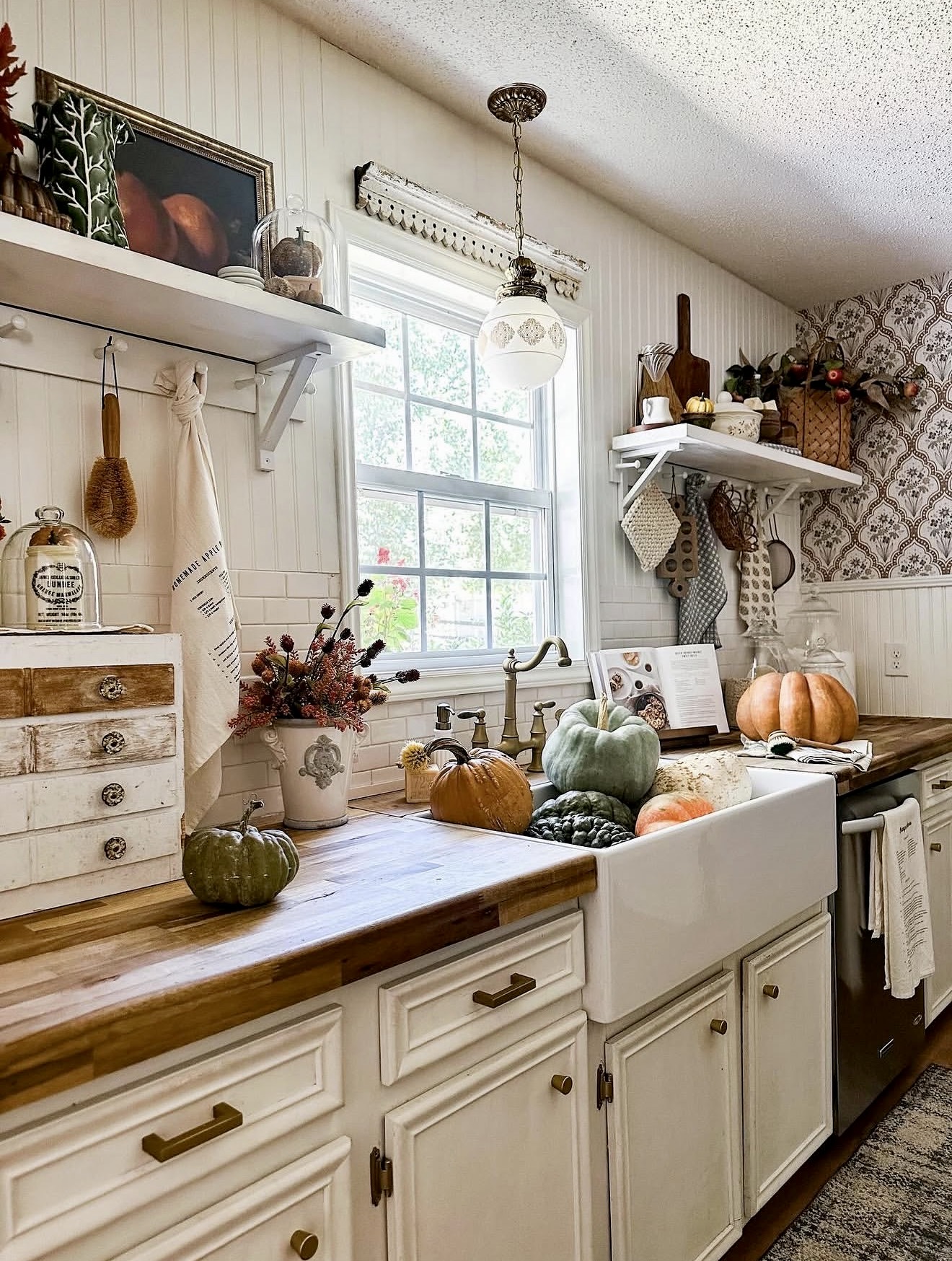 Charming Kitchen Harvest With Pumpkins