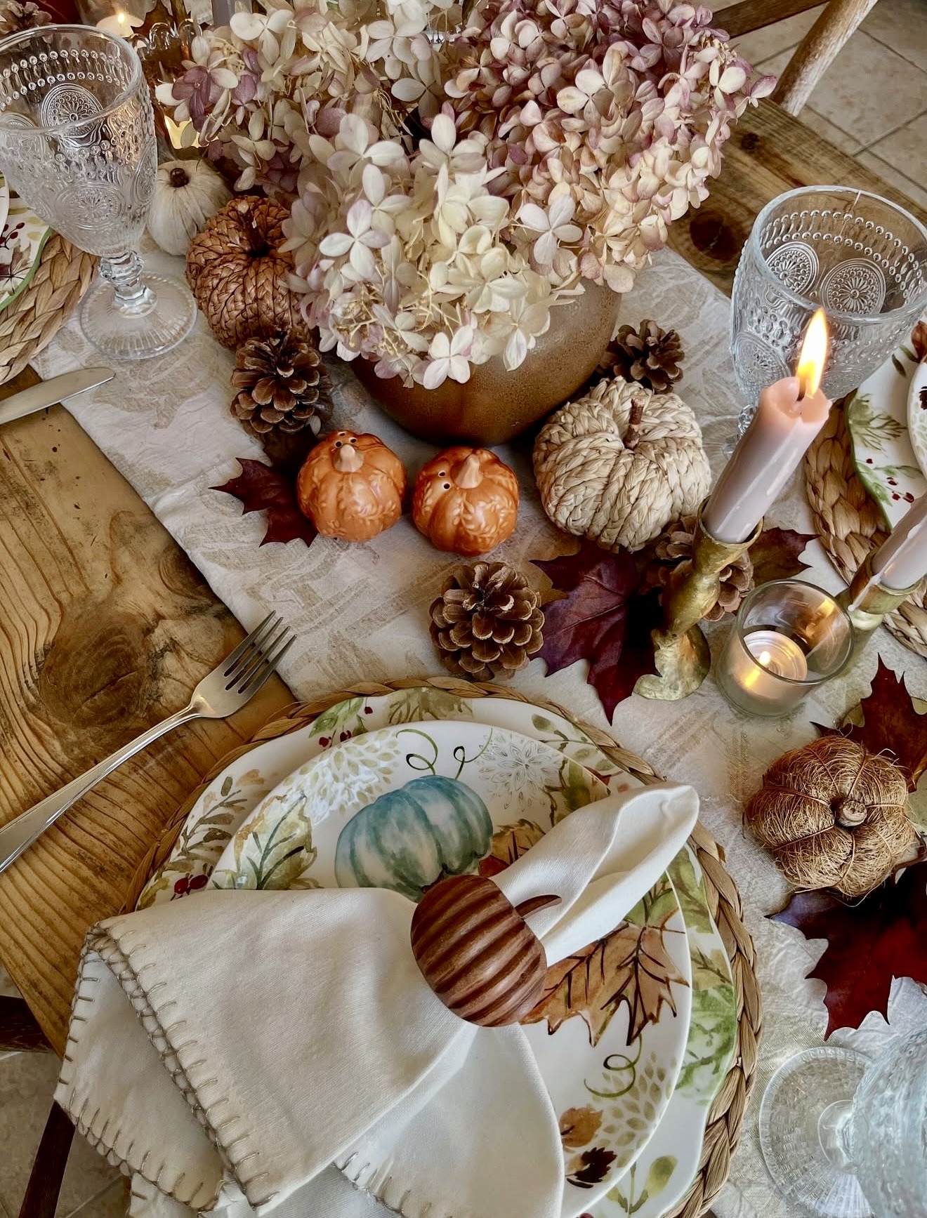Charming Rustic Fall Table Setting