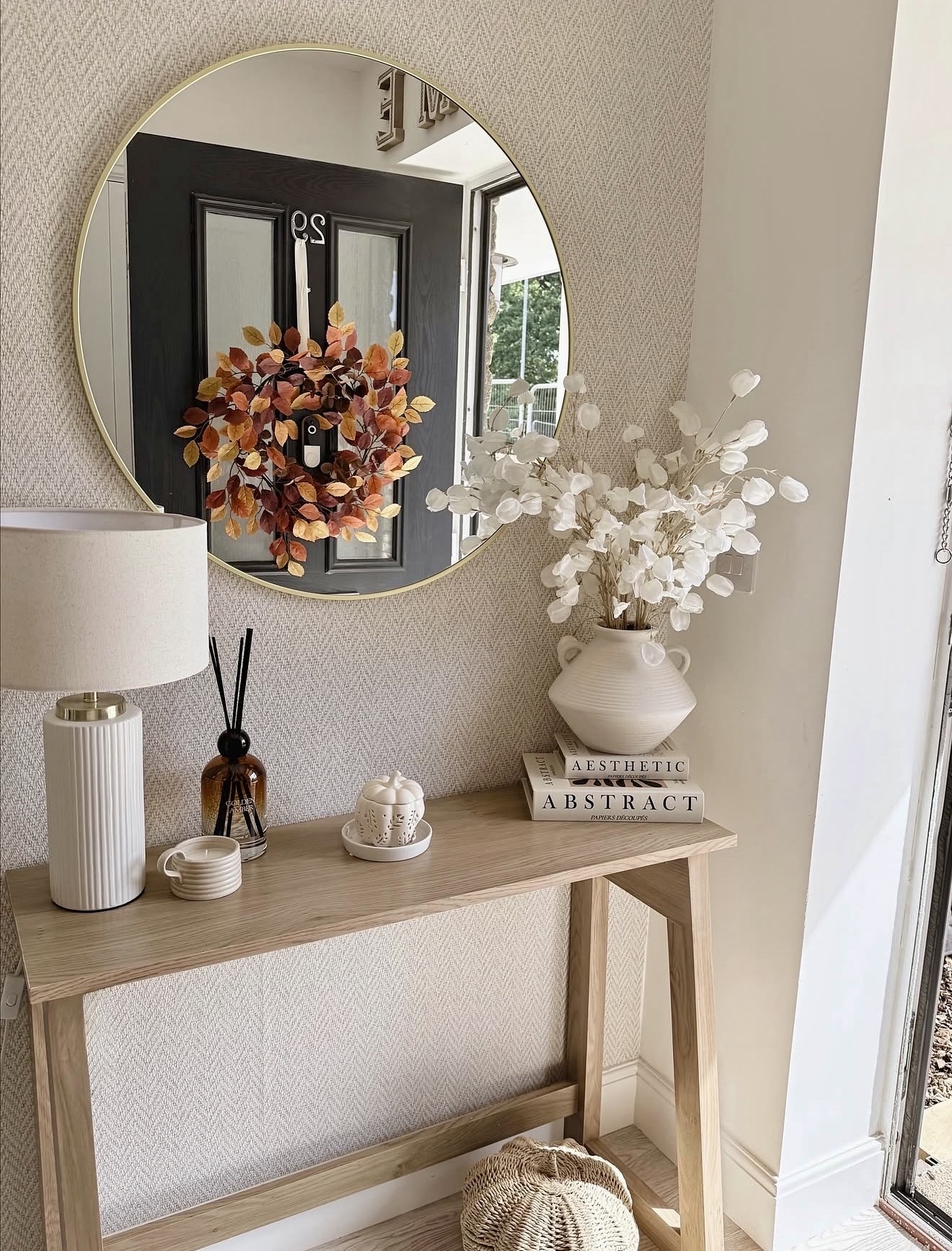 Cozy Fall Entryway With Autumn Leaf Wreath