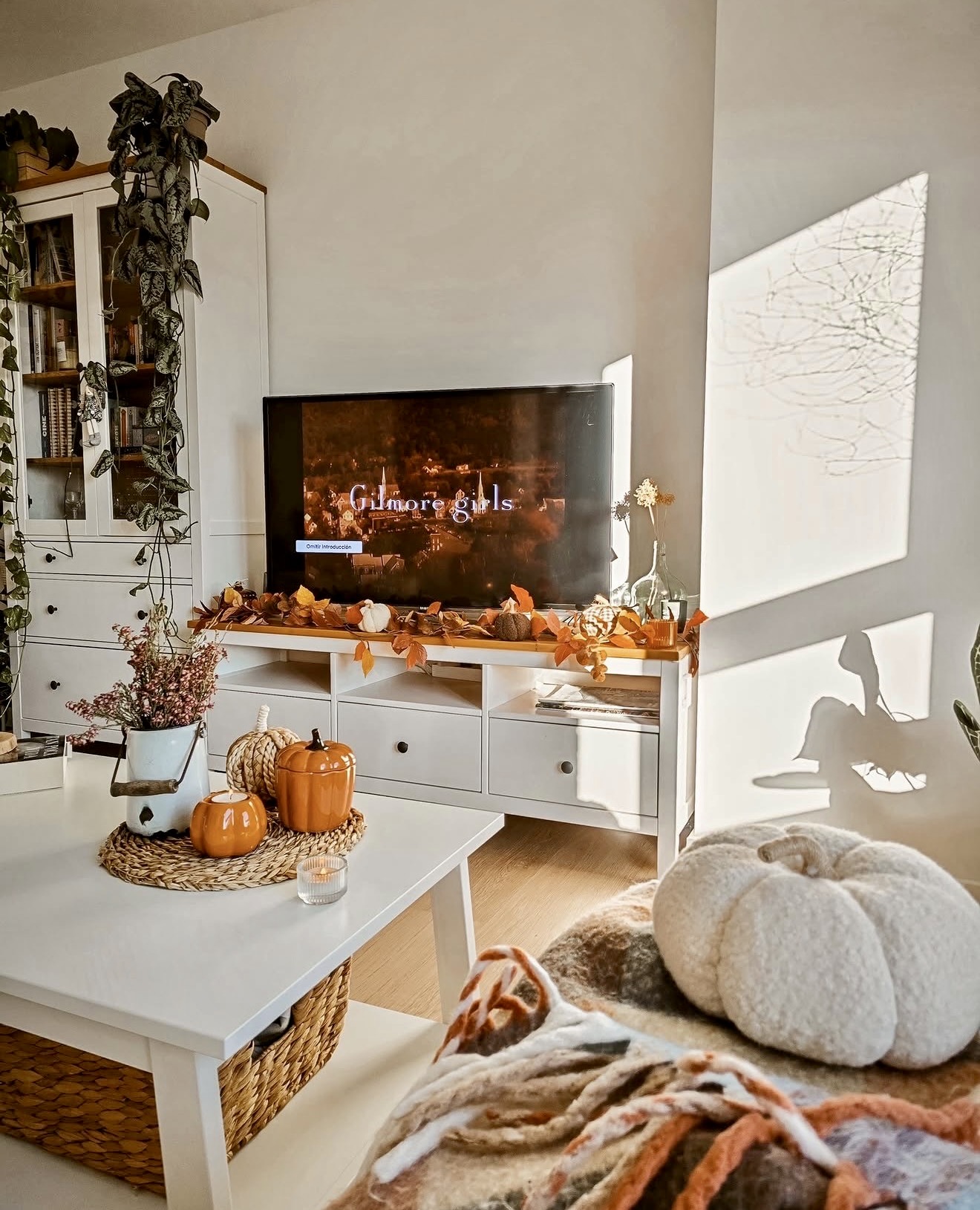 Cozy Fall Living Room With Pumpkin Accents