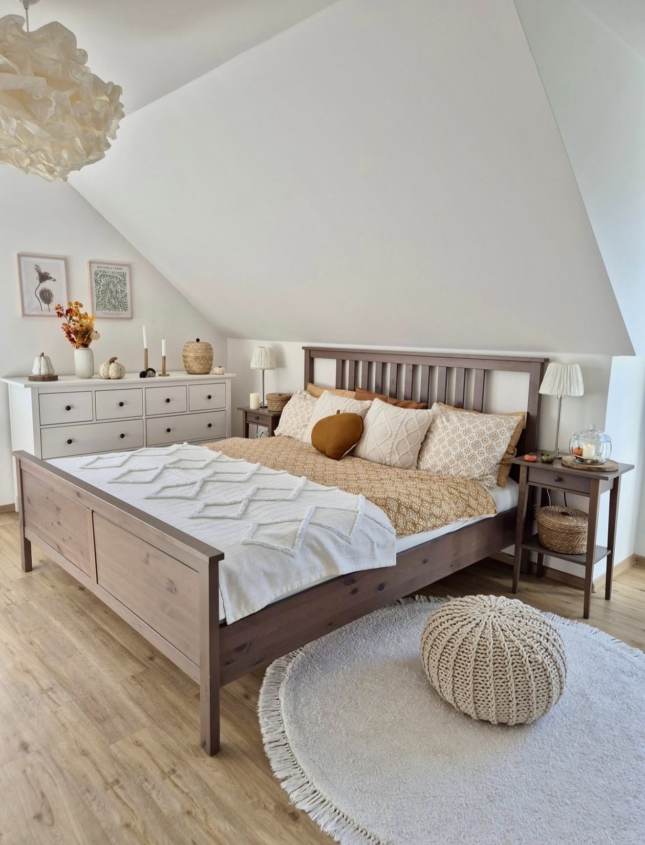 Cozy Farmhouse Fall Bedroom Retreat