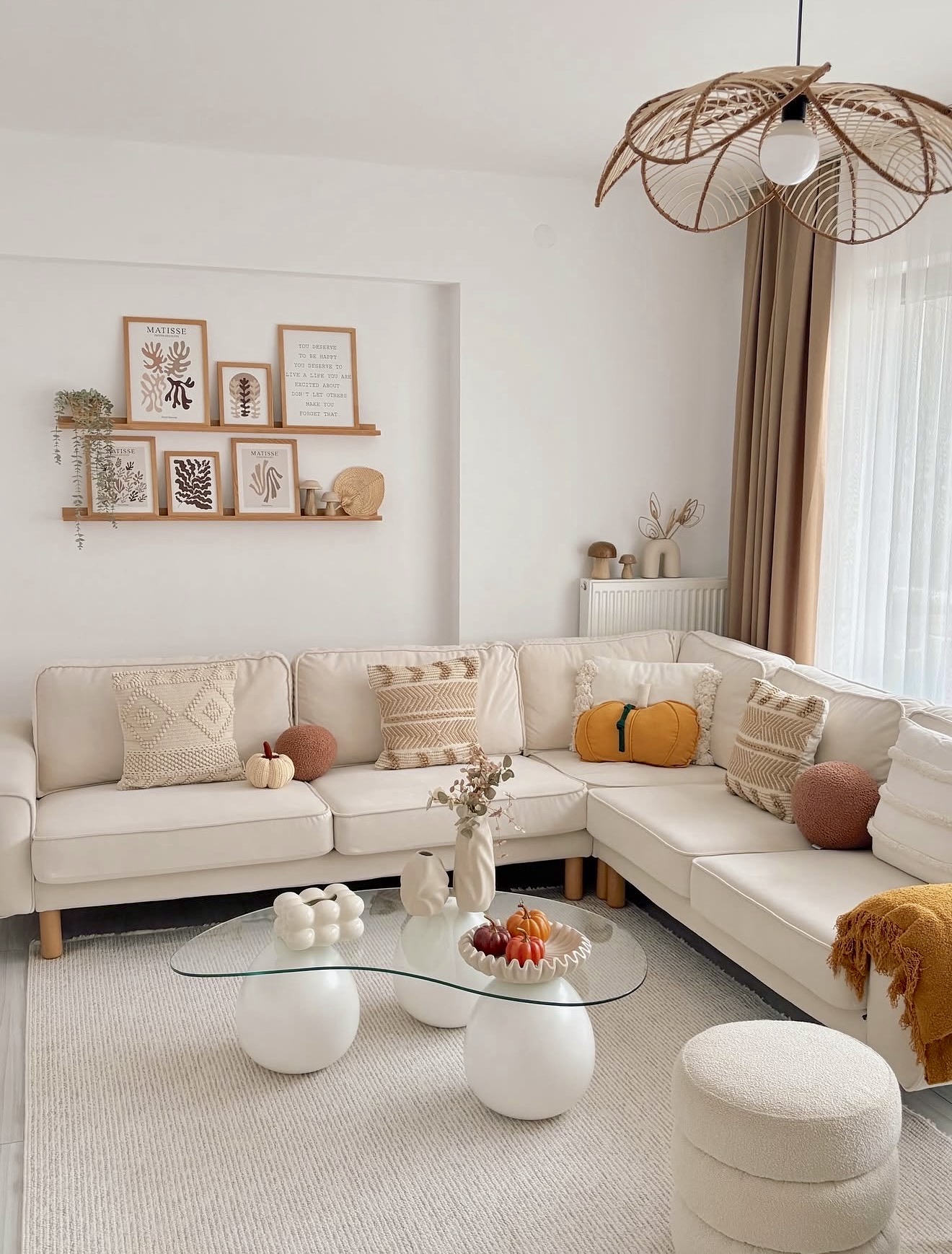 Cozy Neutral Living Room With Autumn Accents