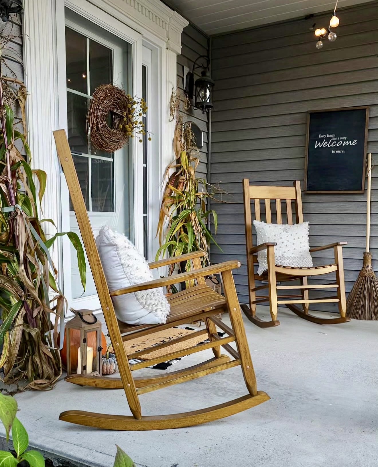 Cozy Porch Rockers Welcome Autumn Visitors