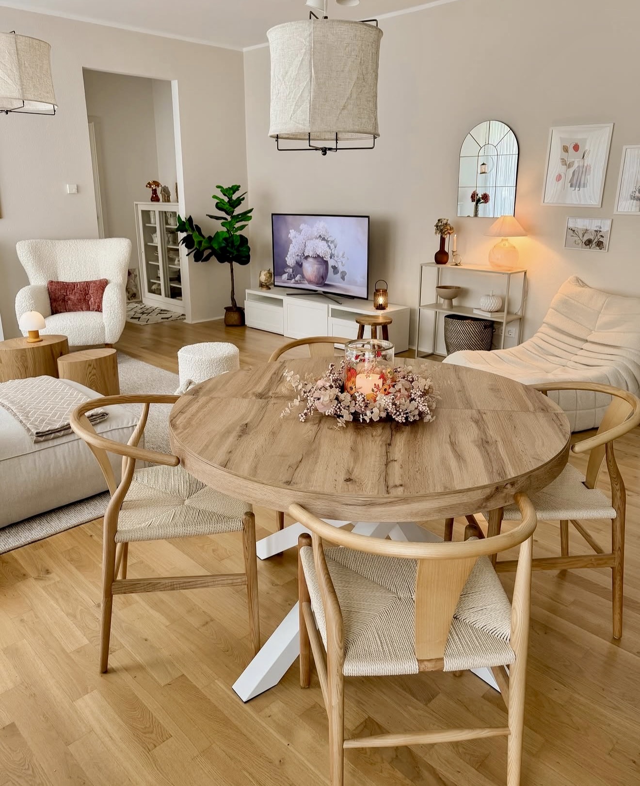 Cozy Rustic Dining Table Fall Centerpiece
