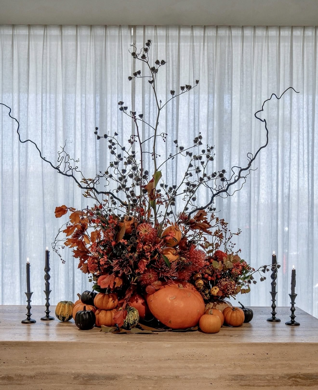 Dramatic Autumn Harvest Pumpkin Centerpiece