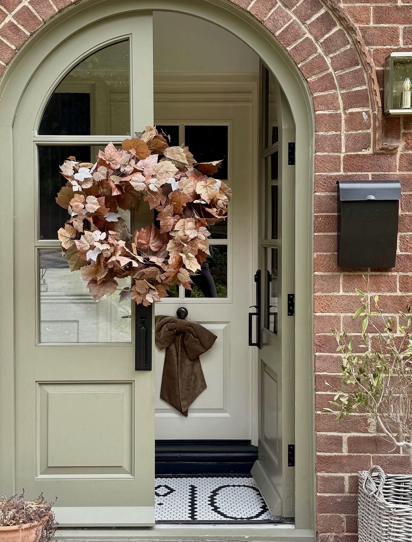 Elegant Fall Wreath and Welcome Mat