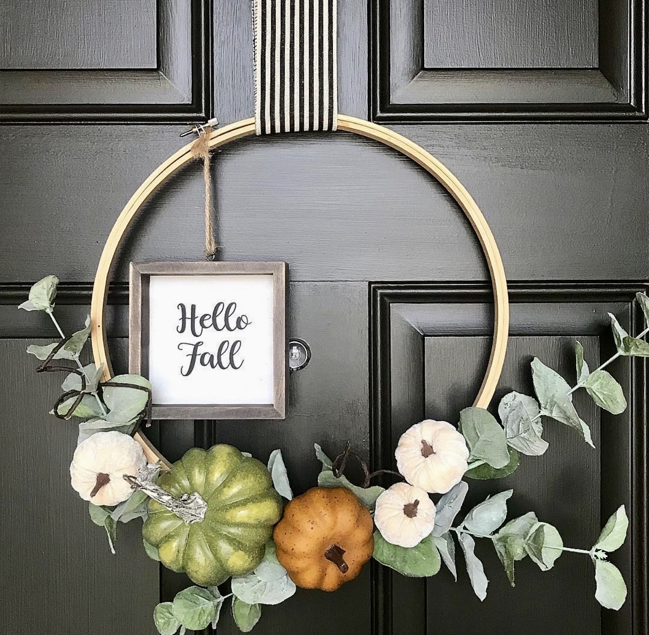 Farmhouse Fall Hoop Wreath With Pumpkins