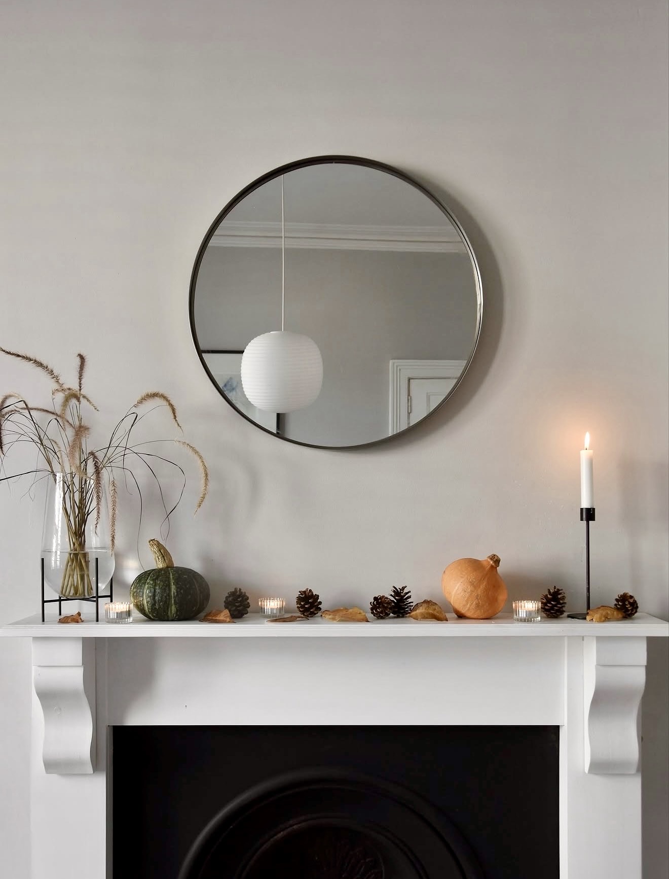 Minimalist Fall Mantle With Natural Elements