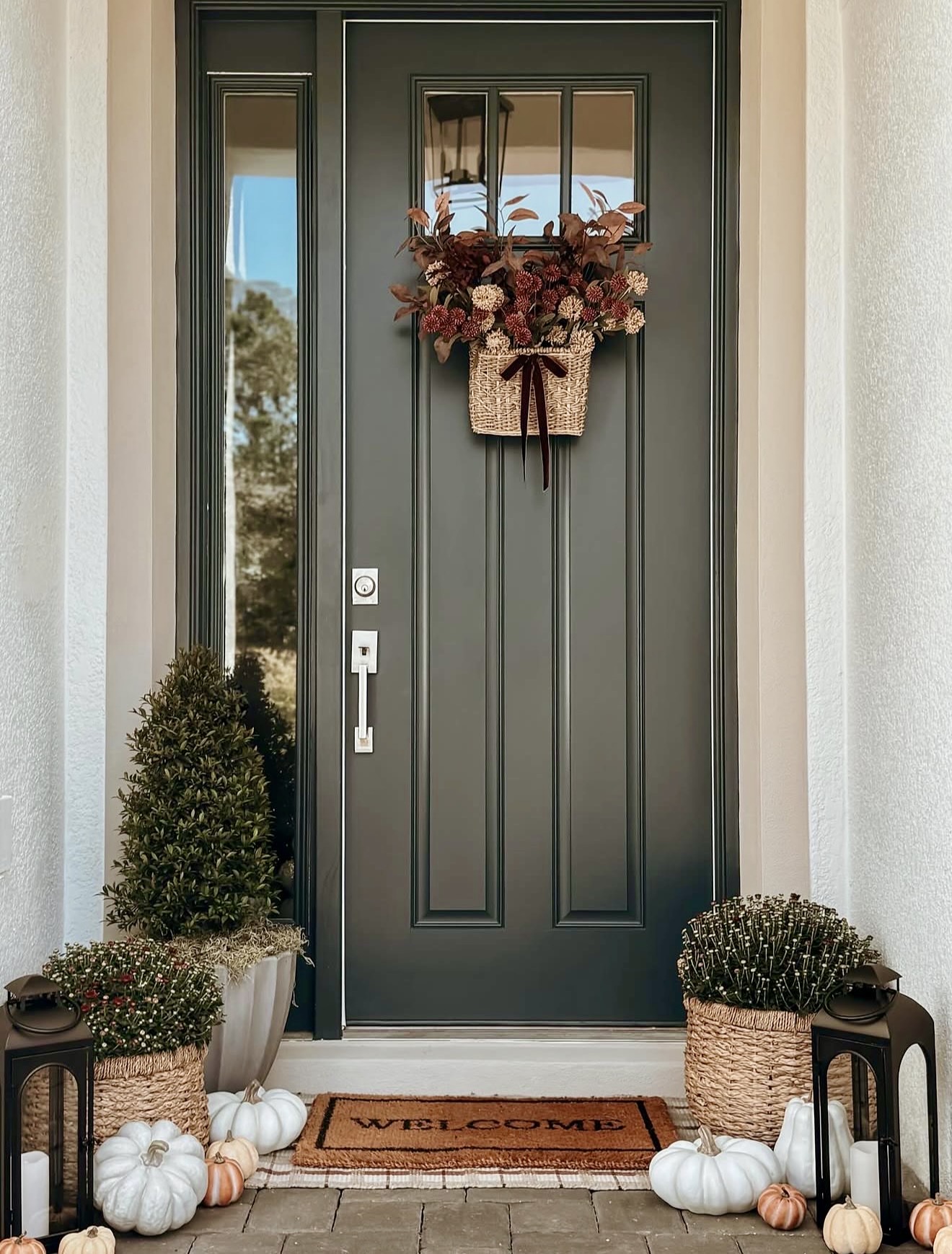 Warm And Welcoming Autumn Porch Decor