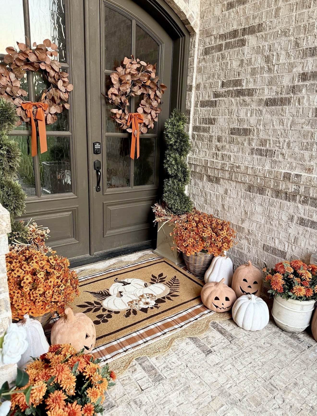 Warm Autumn Welcome With Pumpkins