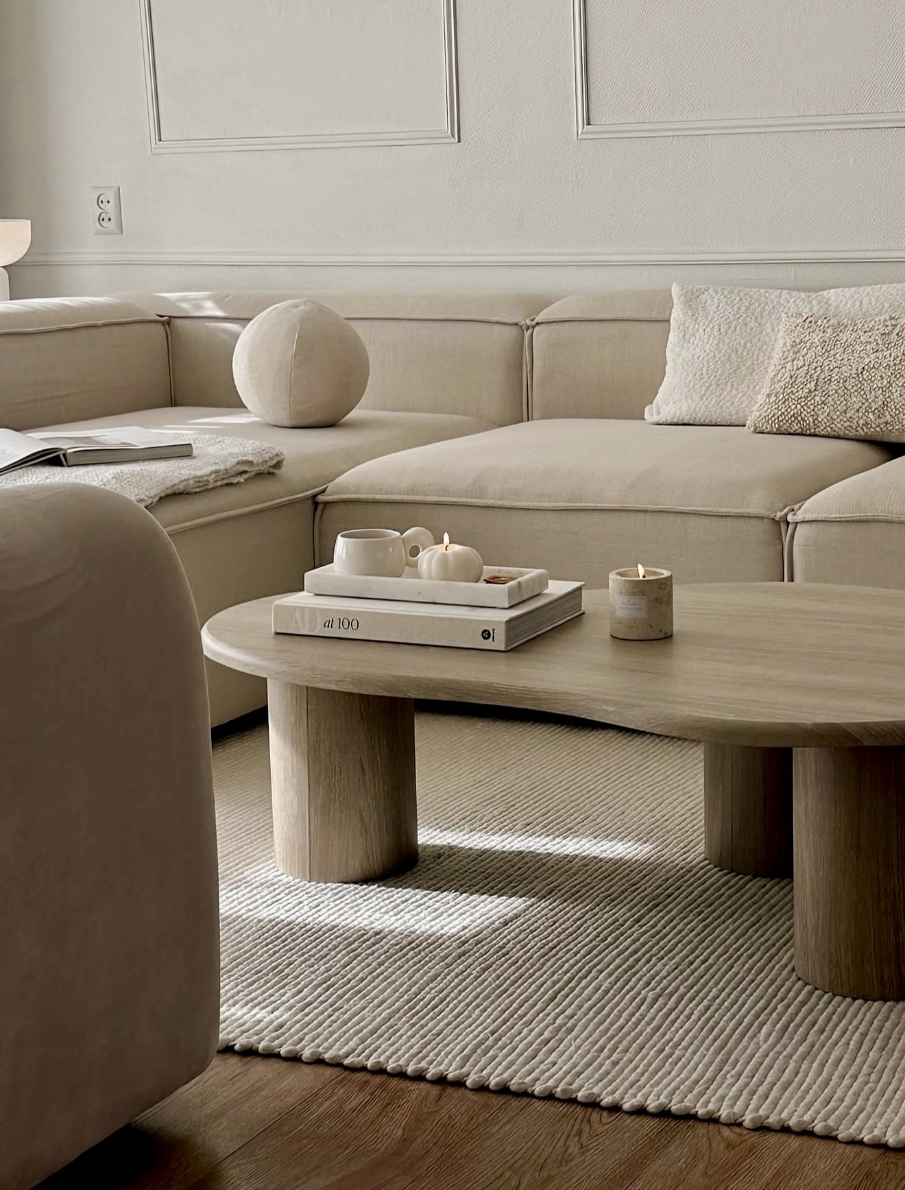 Minimalist Neutral Fall Coffee Table Styling